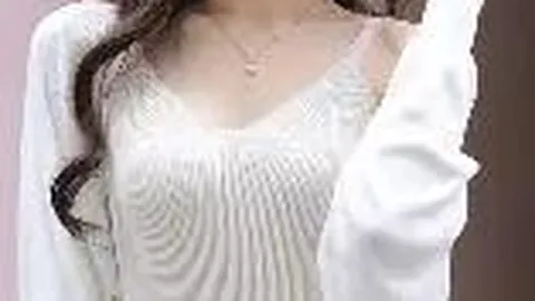 李嘉欣康复后现身友聚，肿胀褪去喜笑颜开